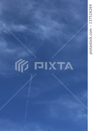 天空中的尾跡 137526264