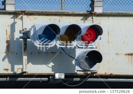 燈泡式交通號誌 車輛交通號誌燈 137526626