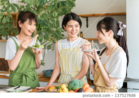 Cooking classes, cooking school, cooking classes, mom friends who cook, women, cooking experts (tasting) 137527686