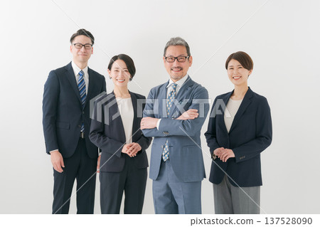 同等級的商業人士 137528090