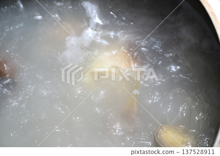 Scenery of boiling bamboo shoots Scenery of boiling bamboo shoots 137528911