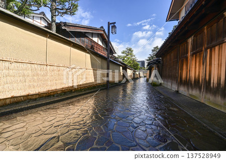 The beautiful snowy scenery of the Nagamachi Samurai Residence ruins 137528949