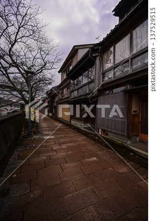 Kazuemachi Chayagai in winter Kazuemachi Chayagai in winter 137529515