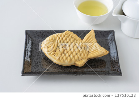 Taiyaki (fish cake) Taiyaki (fish cake) 137530128