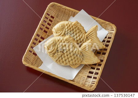 Taiyaki (fish cake) Taiyaki (fish cake) 137530147