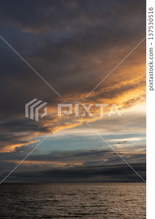 日落時分的天空與雲 9 日落時分的天空與雲 9 137530516