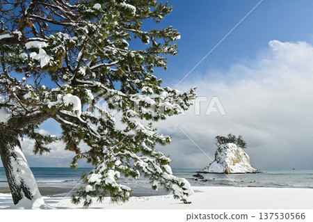 Snow scene on the island of Mitsuke Snow scene on the island of Mitsuke 137530566
