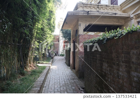 Alley scenery in Kathmandu city, Nepal Alley scenery in Kathmandu city, Nepal 137533421
