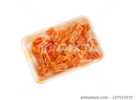 一包佃煮（魚糜）佐小蝦[白色背景，摳圖] 137533535