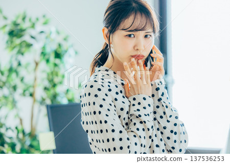 淺談智能手機的女人 淺談智能手機的女人 137536253