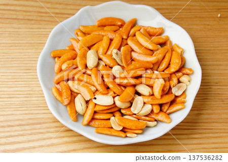 Persimmon seeds snack 137536282