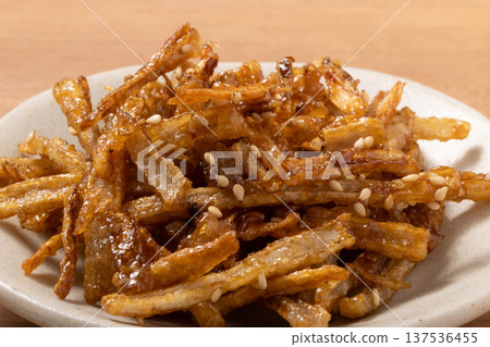 香甜辛辣的牛蒡（炸） 137536455