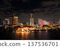 從神奈川縣大棧橋碼頭眺望橫濱港的夜景 137536701