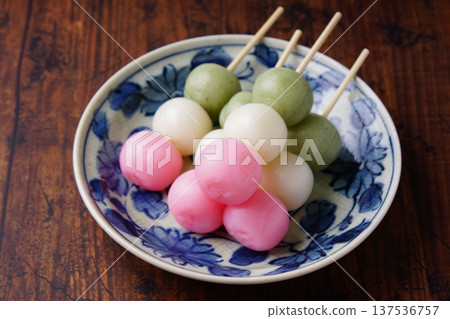 Three color dumpling Japanese confectionery Three color dumpling Japanese confectionery 137536757