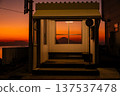 日落和巴士站 137537478