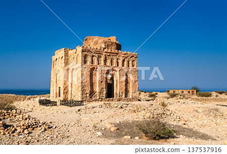 Ancient ruins of the historic Bibi Maryam mausoleum located in the UNESCO world heritage archaeological site of Qalhat in Oman, Middle East 137537916