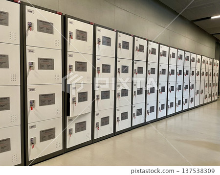 White locker 001 White locker 001 137538309