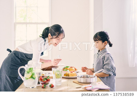 Parents prepare meals 137538589