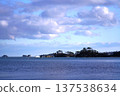 多雲的天空和大海 137538634