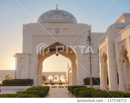 Arabic Architectural Design Details Exterior Ornate Archway Lanterns Arabic Architectural Design Details Exterior Ornate Archway Lanterns 137538772