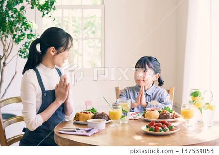 吃飯的父母 137539053