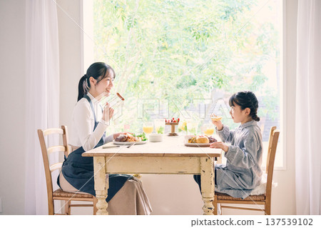 Parents who eat Parents who eat 137539102