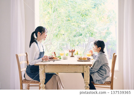 Parents who eat Parents who eat 137539365