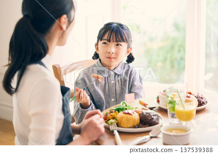 吃飯的父母 吃飯的父母 137539388