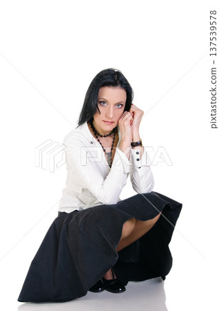 brunette business woman brunette business woman 137539578