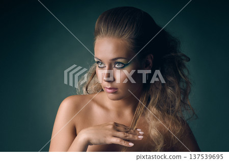 Woman with naked shoulders Woman with naked shoulders 137539695