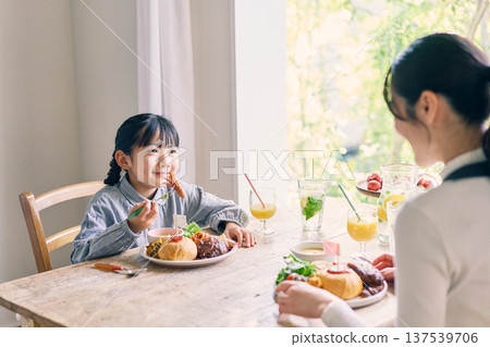 吃飯的父母 吃飯的父母 137539706