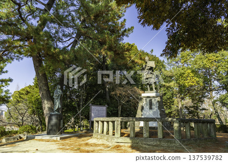 愛知縣清須市清須公園織田信長和濃姬雕像 137539782