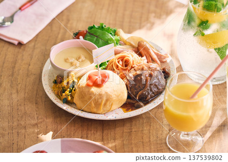 Delicious lunch 137539802