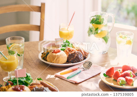 Delicious lunch 137539805