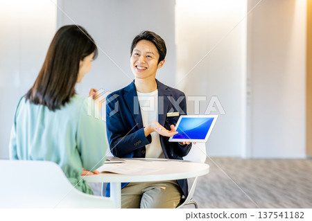 Man making a proposal 137541182