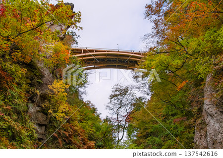 Naruko Gorge and arch bridge in Osaki City, Miyagi Prefecture, where the leaves begin to change color Naruko Gorge and arch bridge in Osaki City, Miyagi Prefecture, where the leaves begin to change color 137542616