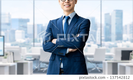 Male businessman folding his arms 137542812