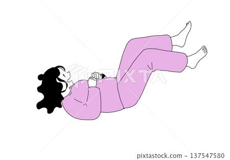 一位身穿睡衣的女士放鬆休息的插圖。居家時光，酣然入睡。手繪向量素材。 137547580
