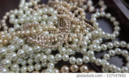 Elegant assortment of vintage pearls and jewelry for classy fashion accessories Elegant assortment of vintage pearls and jewelry for classy fashion accessories 137547692