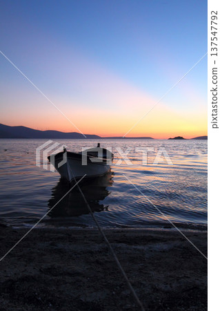 fishing boats on the lake. 137547792