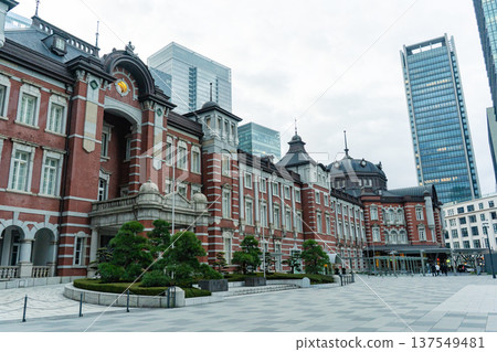 Morning urban landscape of Tokyo Station Marunouchi Station building and skyscrapers 137549481