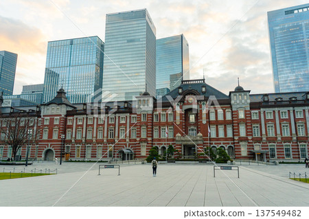 Morning urban landscape of Tokyo Station Marunouchi Station building and skyscrapers 137549482
