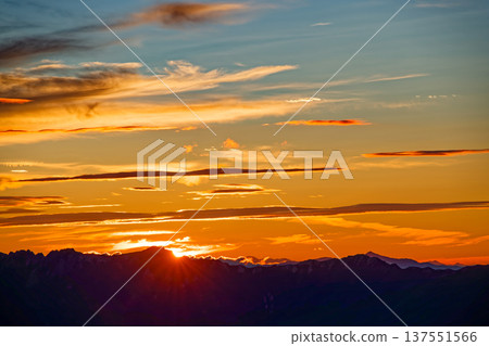 Sunrise seen from Mount Sugoroku in the Northern Alps 137551566