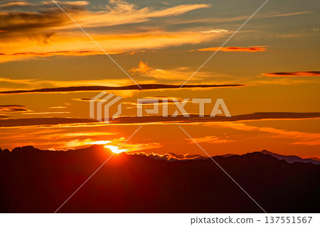 Sunrise seen from Mount Sugoroku in the Northern Alps Sunrise seen from Mount Sugoroku in the Northern Alps 137551567