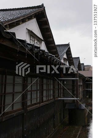 被暴雨浸透的木製三協建築（酒田市） 137551927