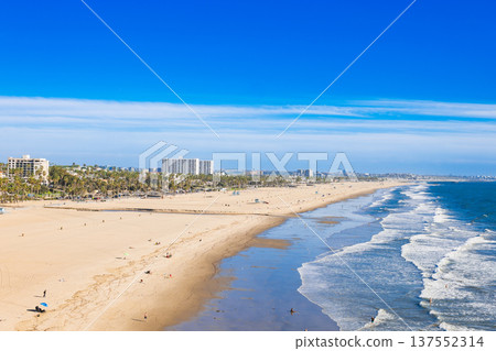 Santa Monica Beach, Los Angeles Santa Monica Beach, Los Angeles 137552314