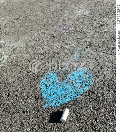 Heart drawn with blue chalk Heart drawn with blue chalk 137553261