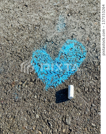 Heart drawn with blue chalk 137553264