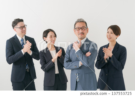 欣喜若狂的商界人士 欣喜若狂的商界人士 137553725
