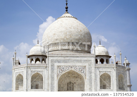 Taj Mahal 137554520